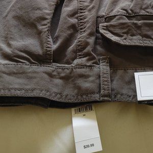Men's Gap Dark Granite New with Tags Cargo Shorts - Size 32